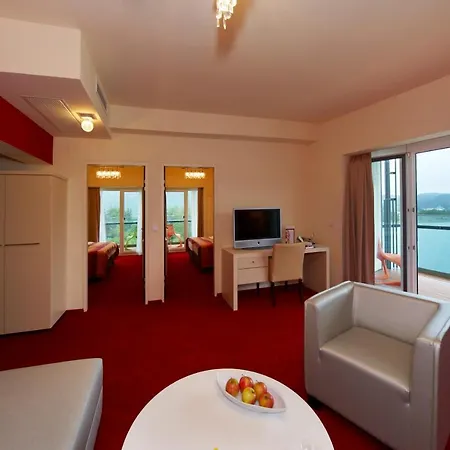 Parkhotel Poertschach - Hotelresort Mit Insellage Am Woerthersee 4* Portschach am Woerthersee