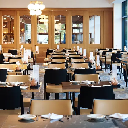 Parkhotel Poertschach - Hotelresort Mit Insellage Am Woerthersee מלון