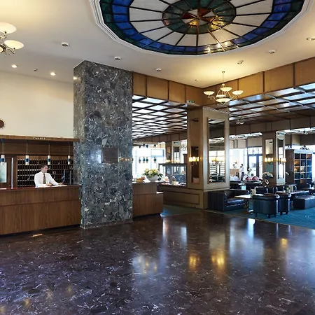 ホテル Parkhotel Poertschach - Hotelresort Mit Insellage Am Woerthersee 4*