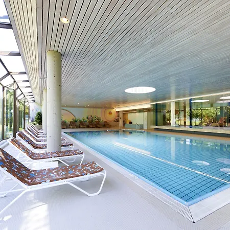 Parkhotel Poertschach - Hotelresort Mit Insellage Am Woerthersee ホテル Pörtschach am Wörthersee