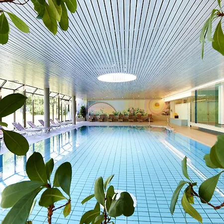 Parkhotel Poertschach - Hotelresort Mit Insellage Am Woerthersee ホテル Pörtschach am Wörthersee