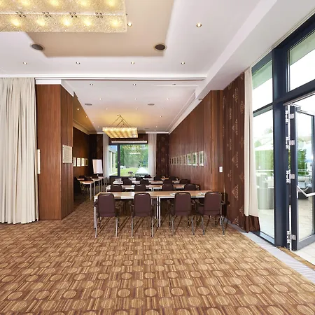 Parkhotel Poertschach - Hotelresort Mit Insellage Am Woerthersee ホテル Pörtschach am Wörthersee