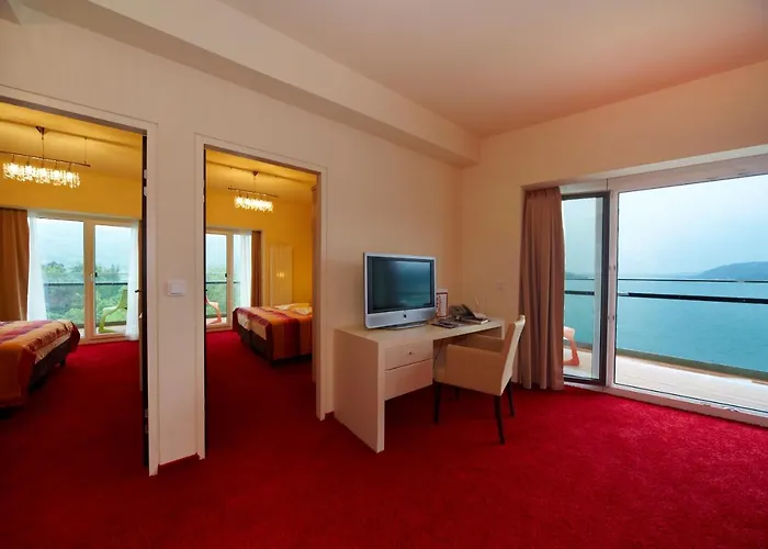 Parkhotel Poertschach - Hotelresort Mit Insellage Am Woerthersee فندق 4*