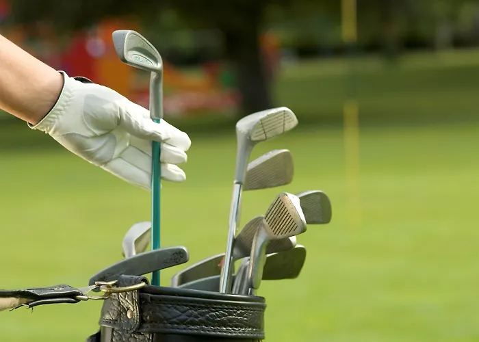 מלון Parkhotel Poertschach - Hotelresort Mit Insellage Am Woerthersee